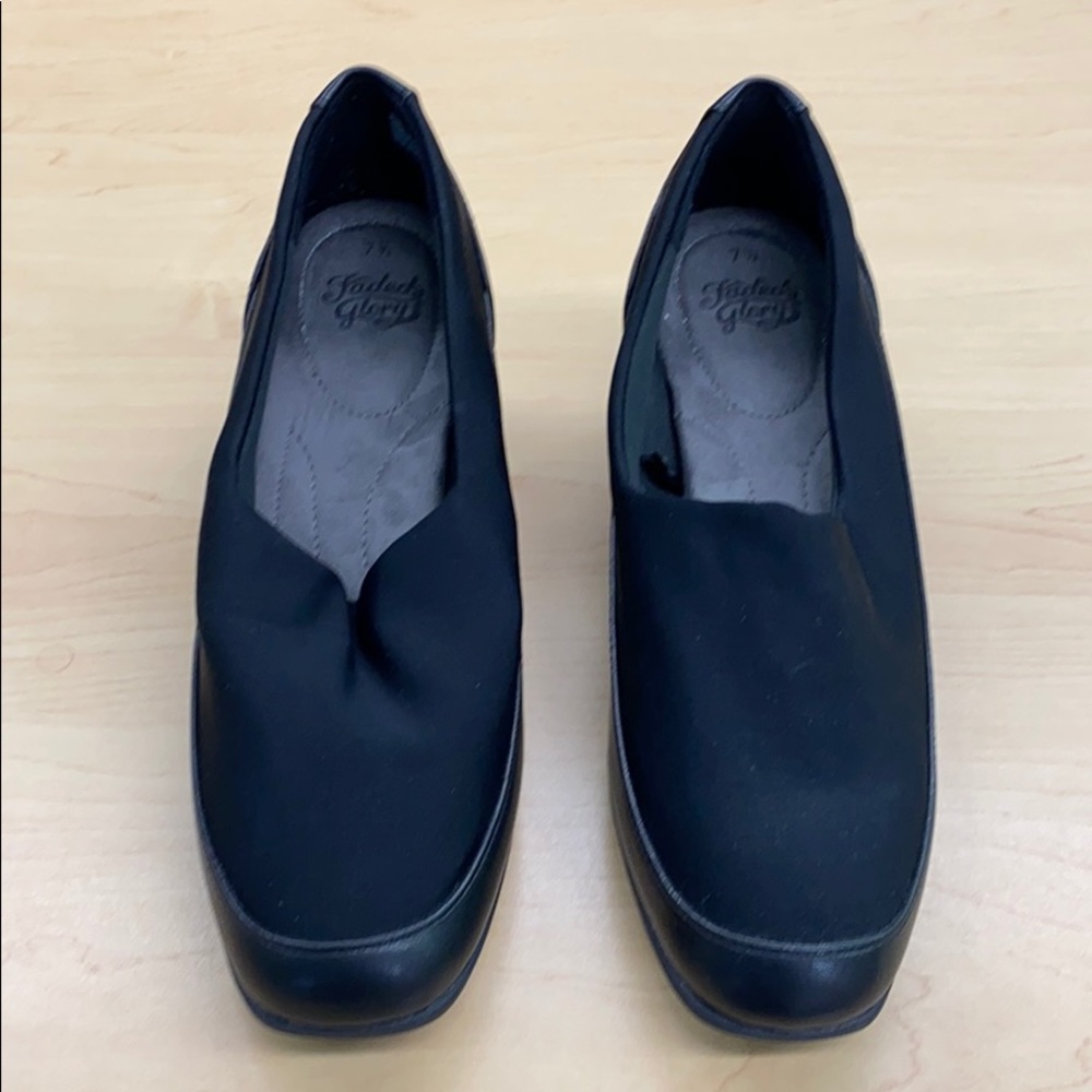 Faded Glory Slip On Heel. Black
